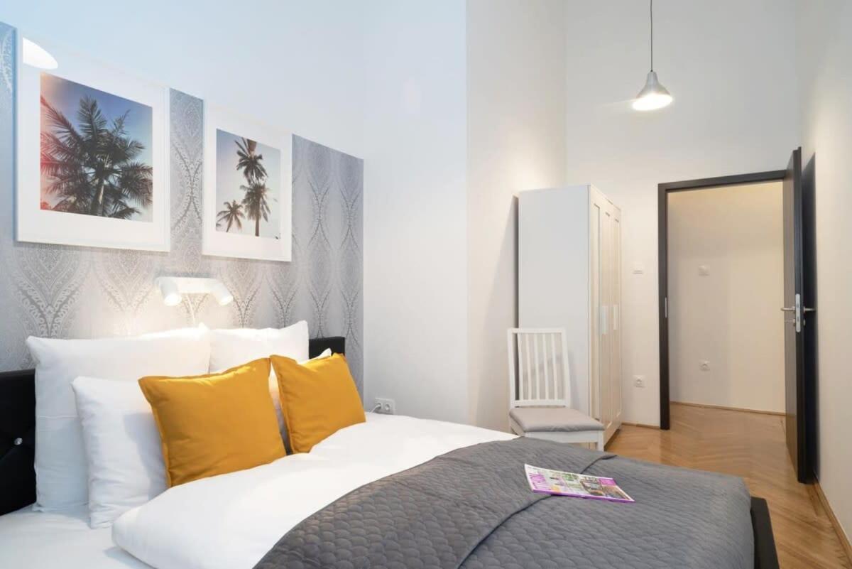 Ultra Central Large Stylish Apartment Boedapest Buitenkant foto